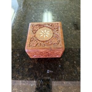 Carved Inlaid Medallion Wood Trinket Jewelry Hinged Keepsake Box 4" Square India